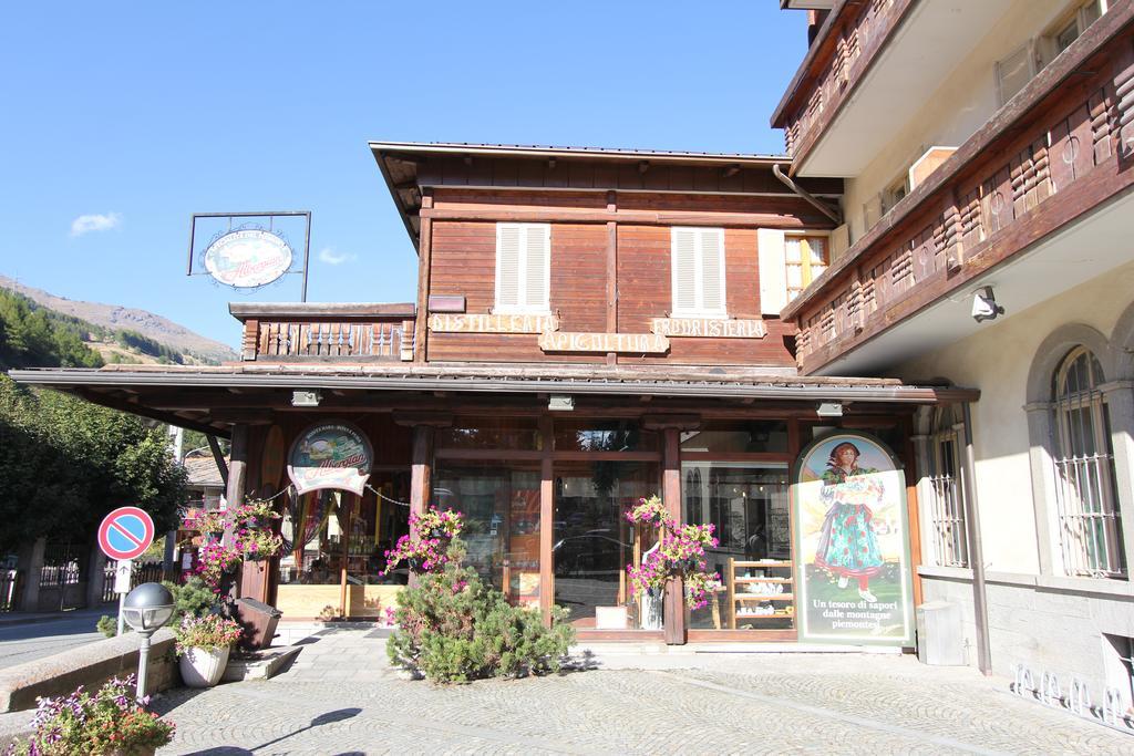 Residence Albergian Pragelato Exteriér fotografie