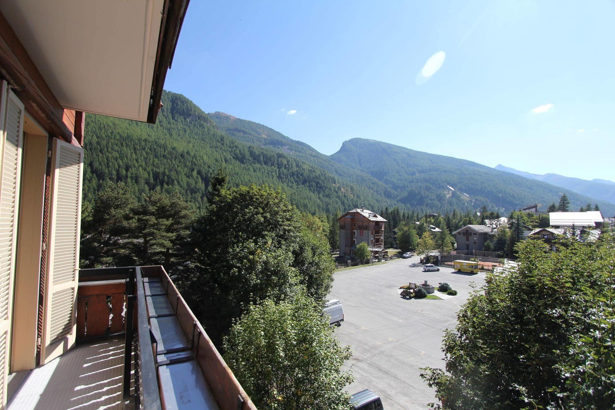 Residence Albergian Pragelato Exteriér fotografie