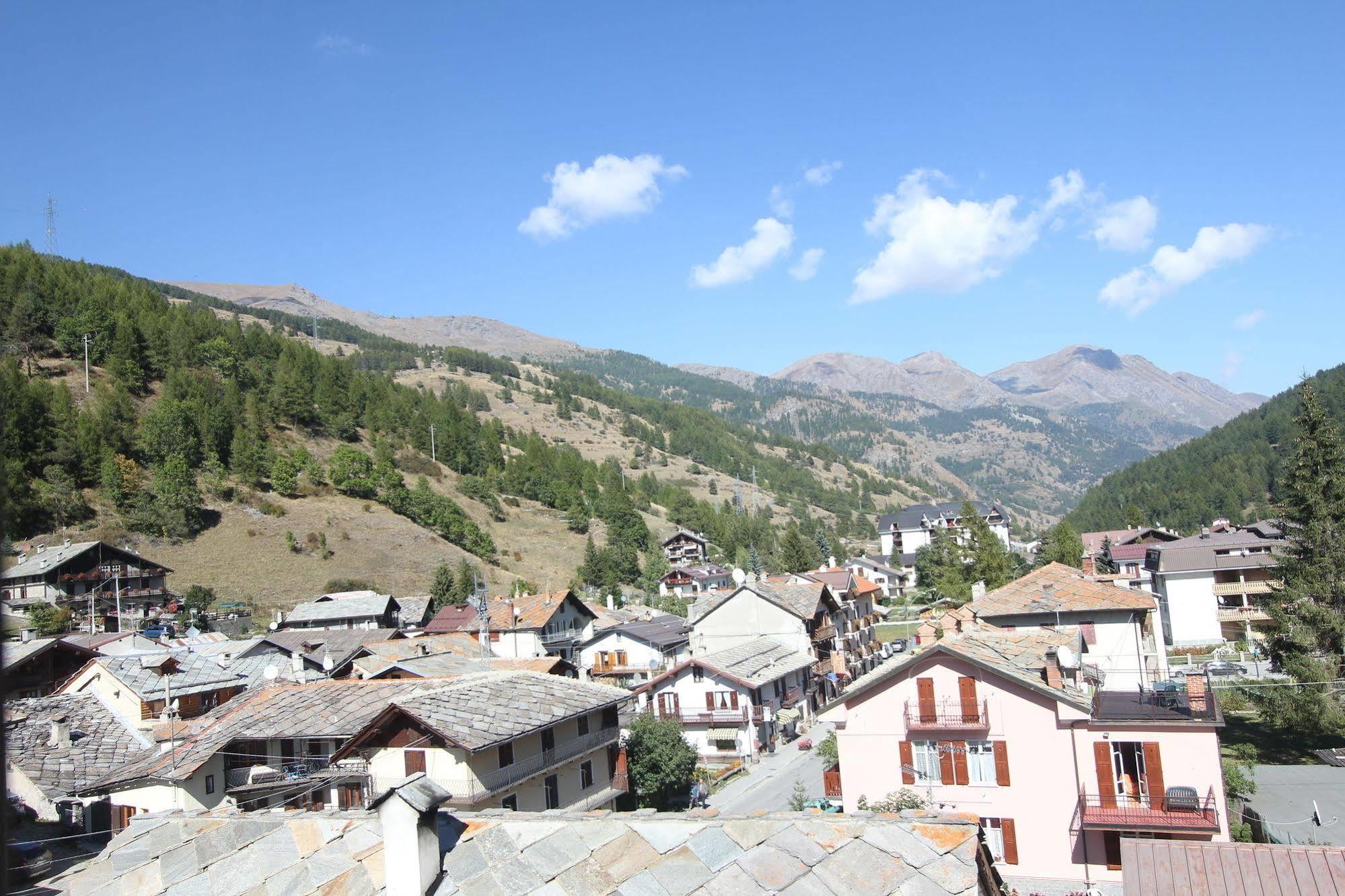 Residence Albergian Pragelato Exteriér fotografie